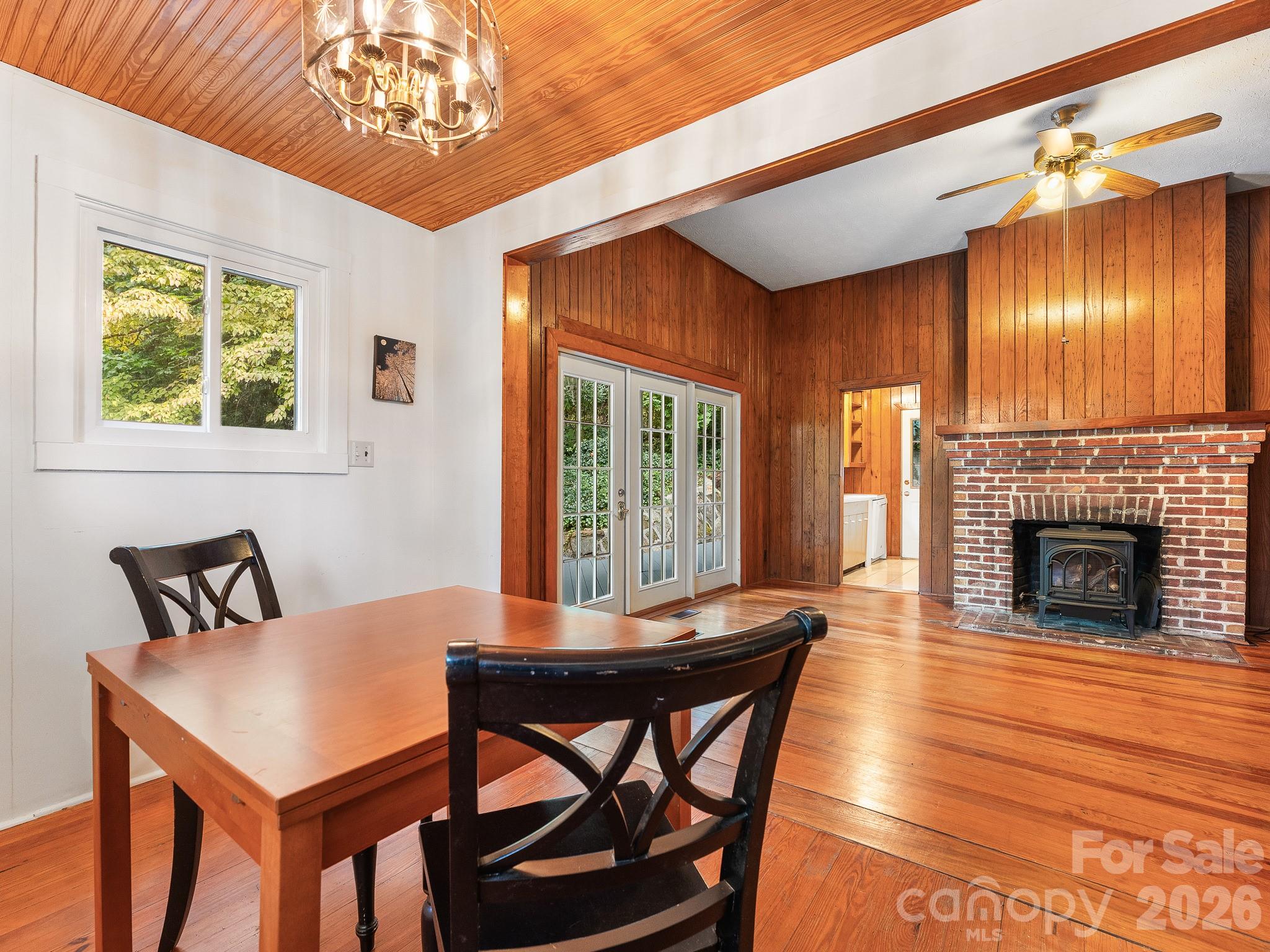 Single Family Residence at 240 Seneca Boulevard, Hendersonville, photo 17 of 33