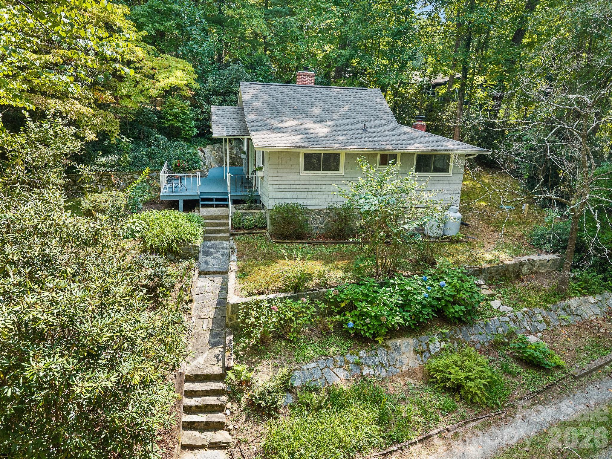 Side view - 240 Seneca Boulevard, Hendersonville