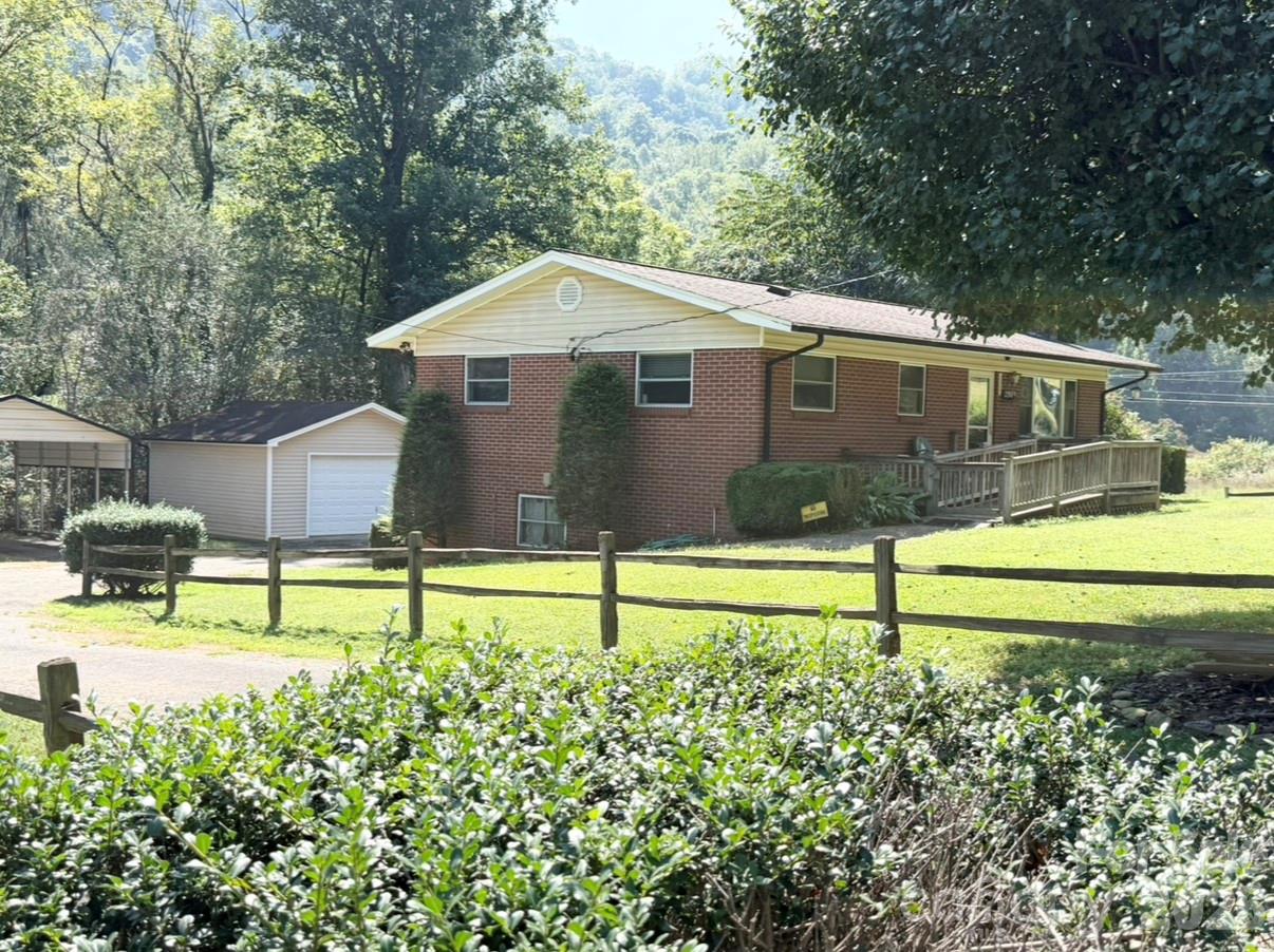 Single Family Residence at 2985 Collettsville Road, Lenoir, photo 3 of 25