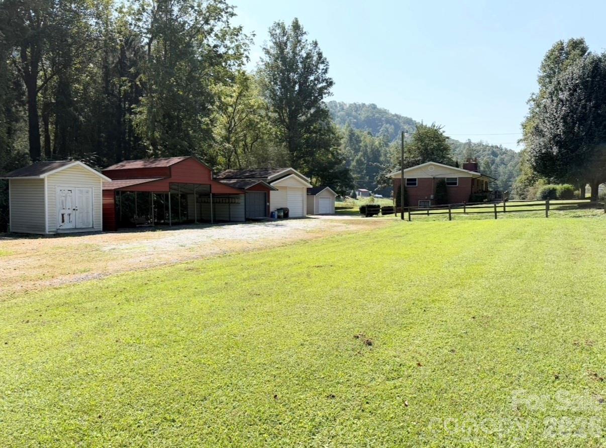 Single Family Residence at 2985 Collettsville Road, Lenoir, photo 6 of 25