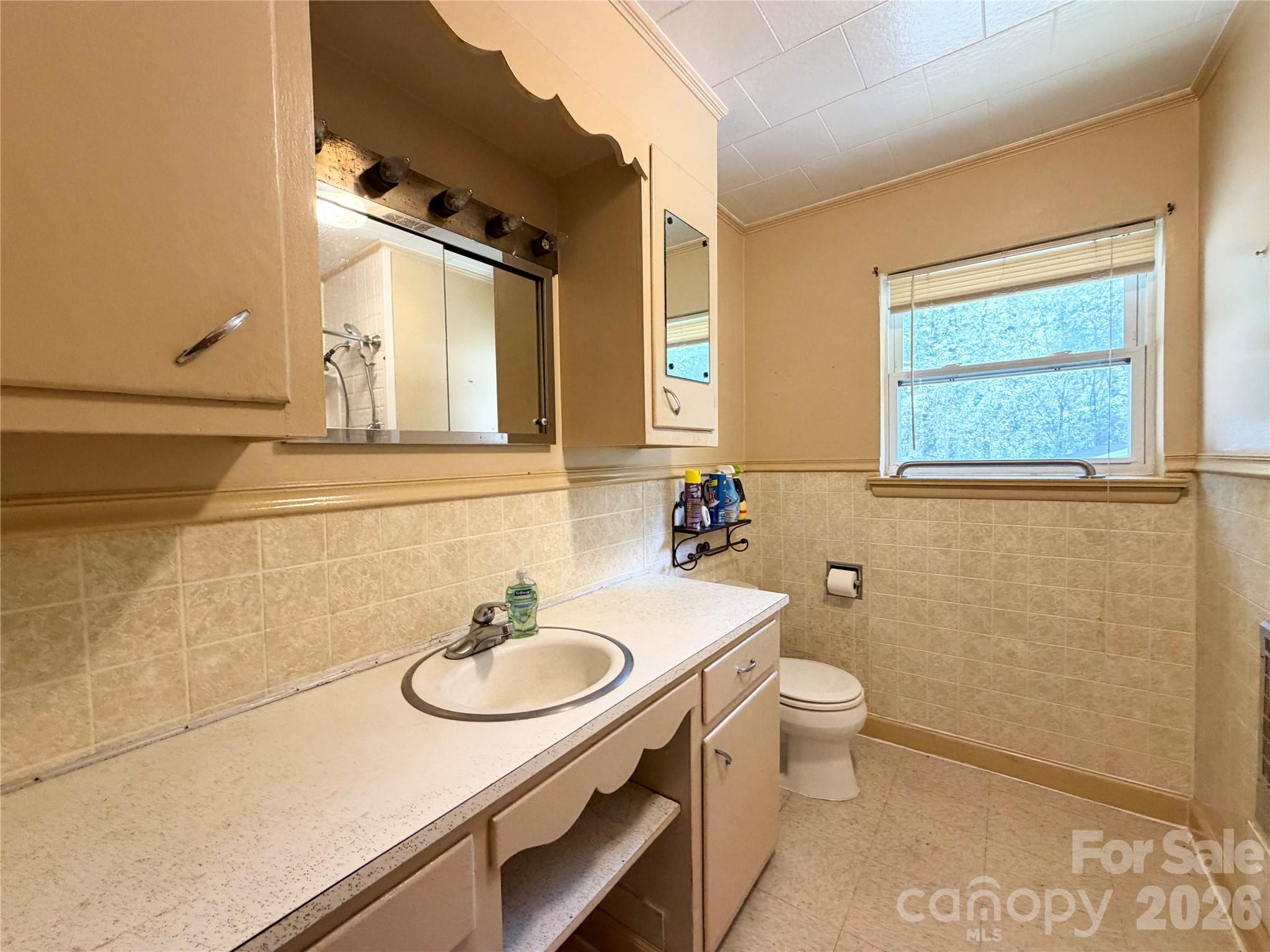 Single Family Residence at 2985 Collettsville Road, Lenoir, photo 12 of 25