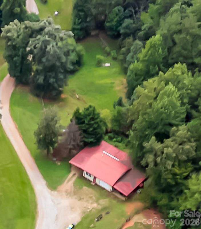 The guest house has its own fenced paddock, animal shed and a big chicken coop. - 27 & 56 Troy Lane, Tryon