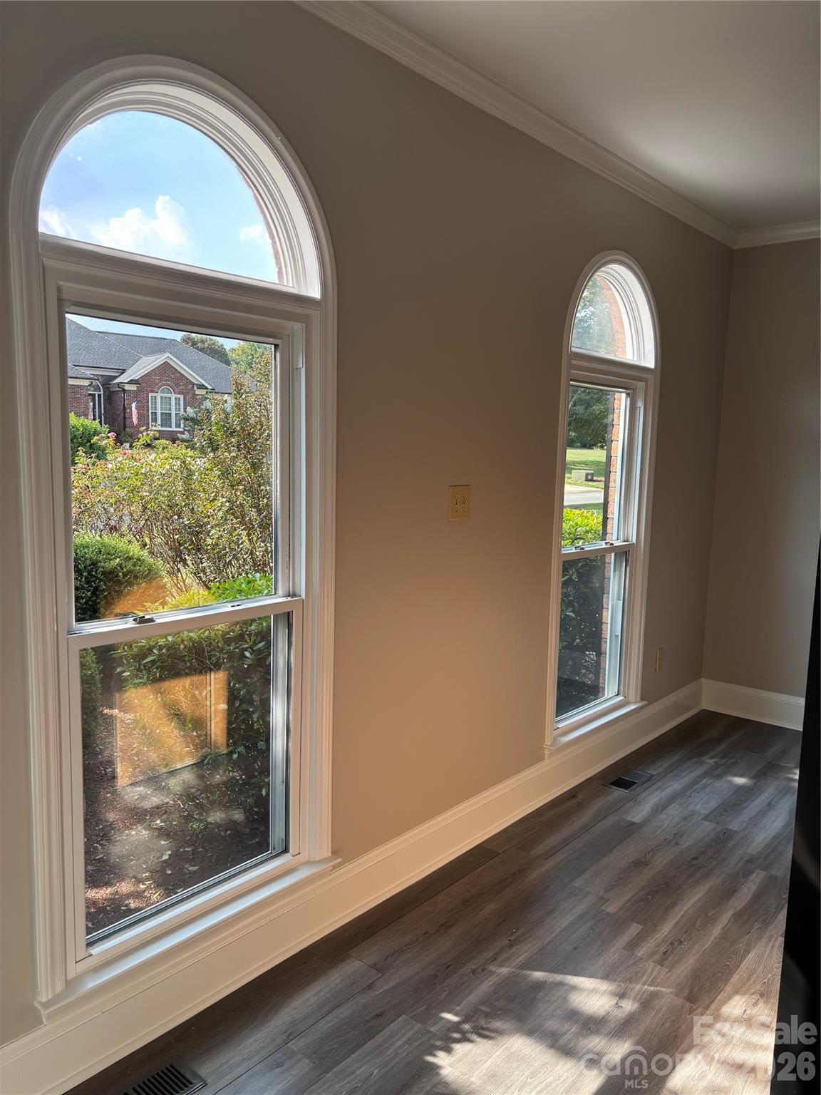 Single Family Residence at 1001 DownPatrick Lane NW, Concord, photo 5 of 39