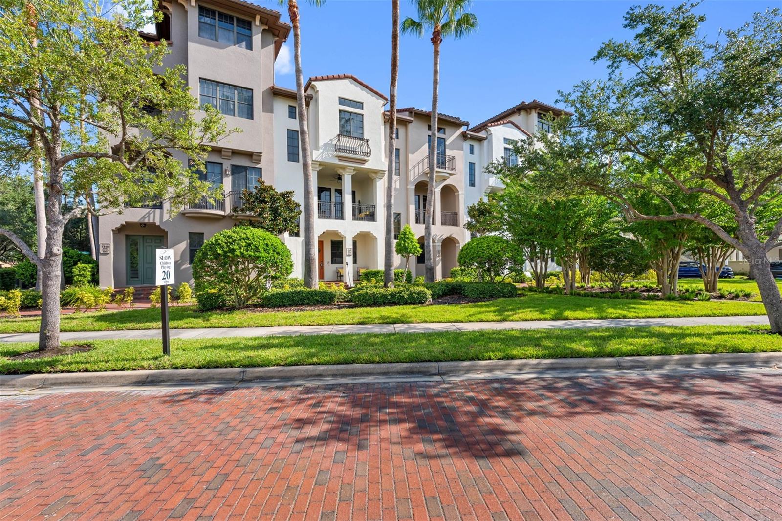 4815 YACHT CLUB DR #103