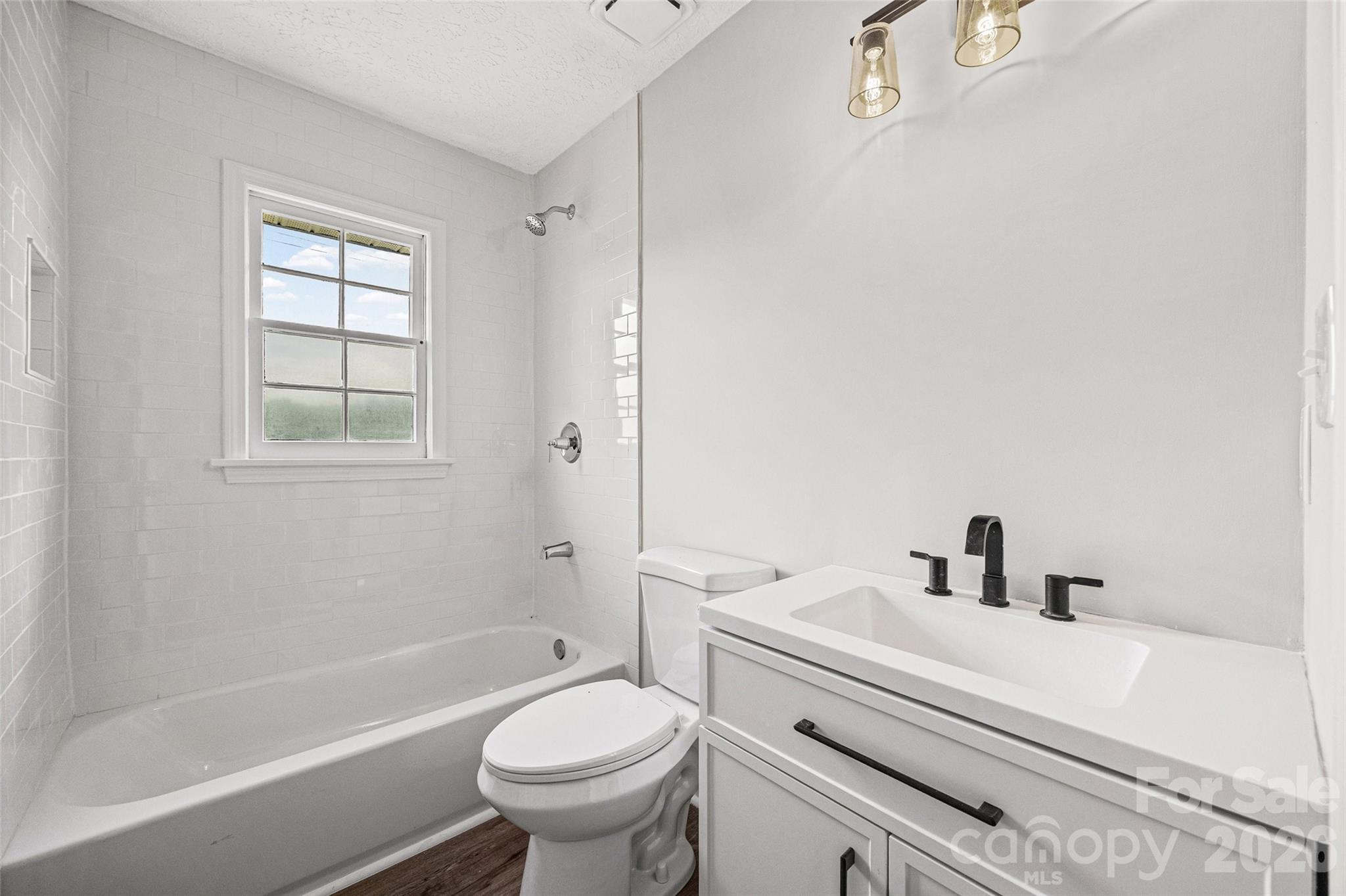 Single Family Residence at 1620 Saluda Road, Chester, photo 11 of 18