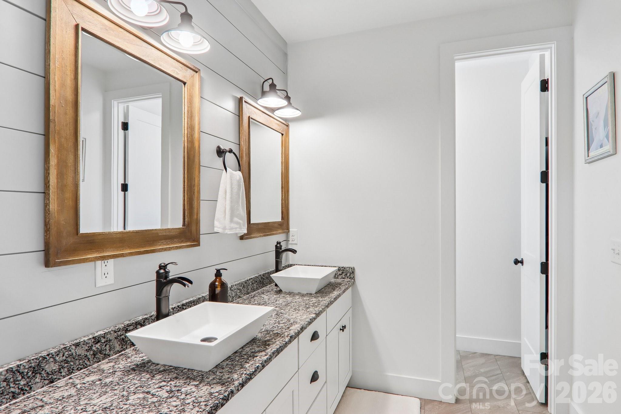 Master Bath Double sinks - 107 New Pinner Place, Arden