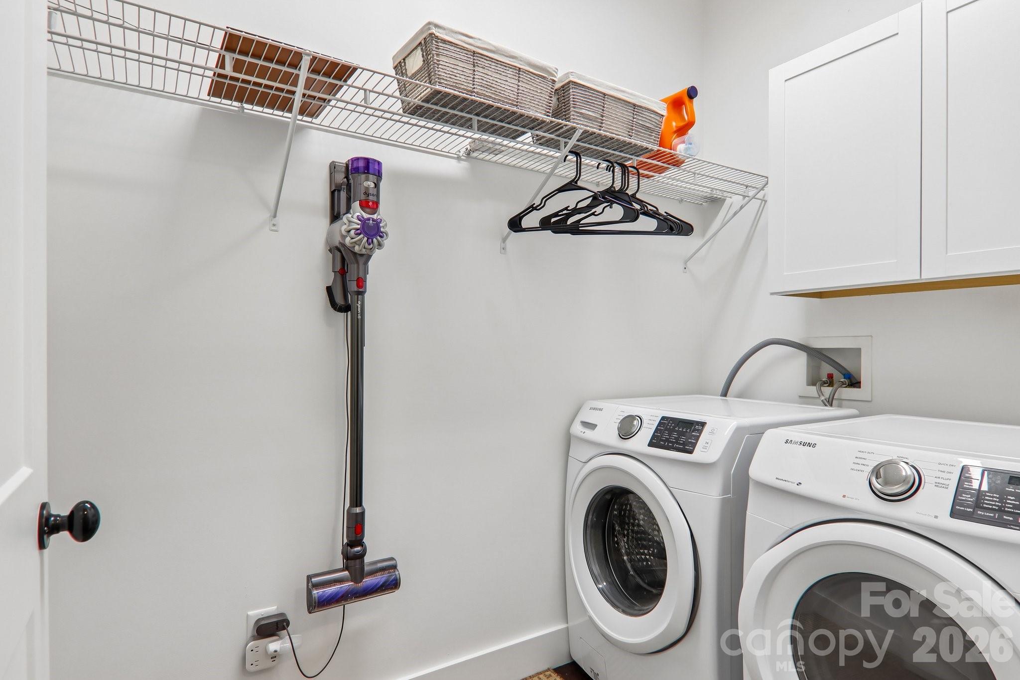 Laundry Room Washer & Dryer included - 107 New Pinner Place, Arden