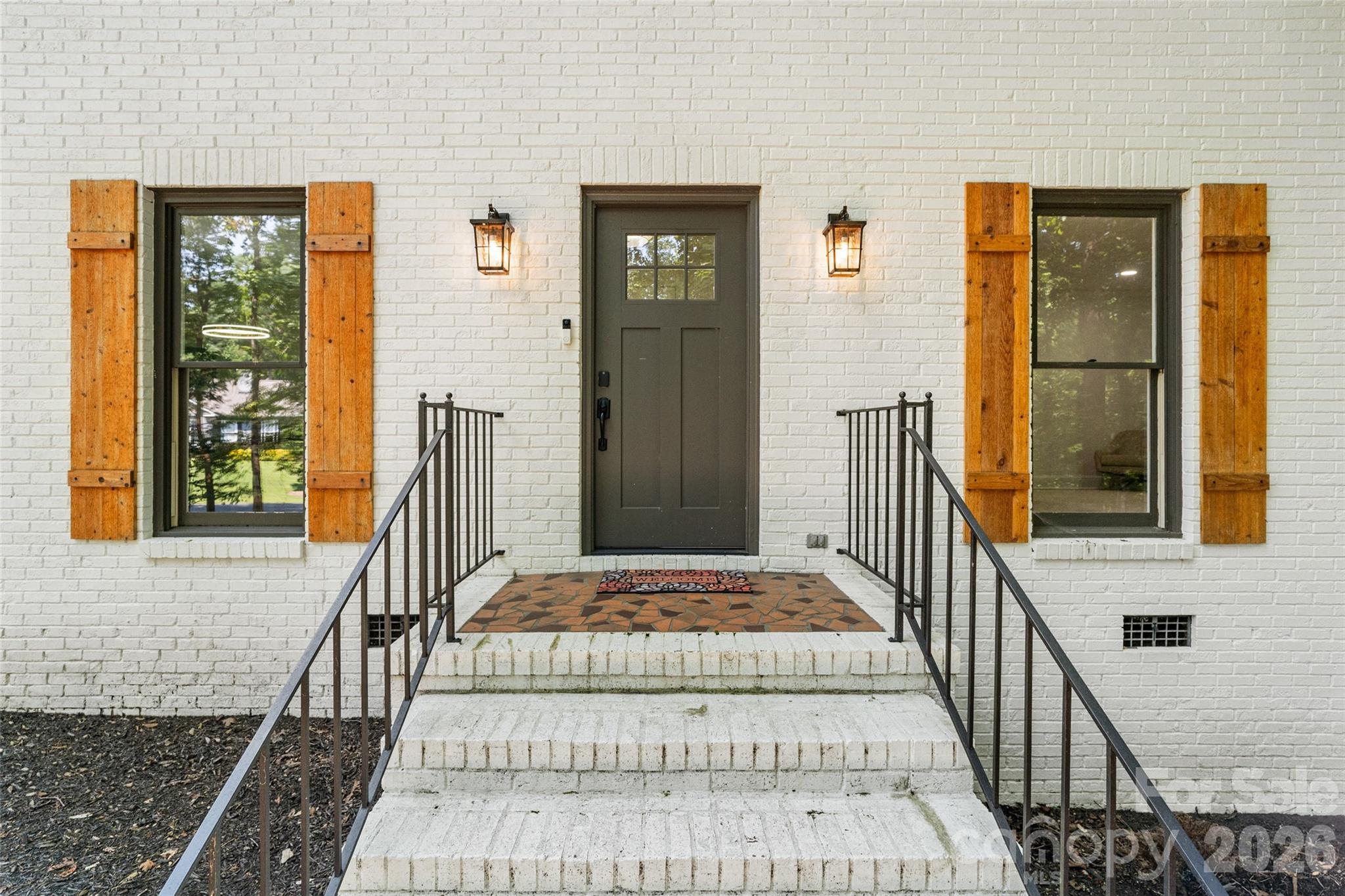 Single Family Residence at 690 Knighton Hill Road, Rock Hill, photo 9 of 35