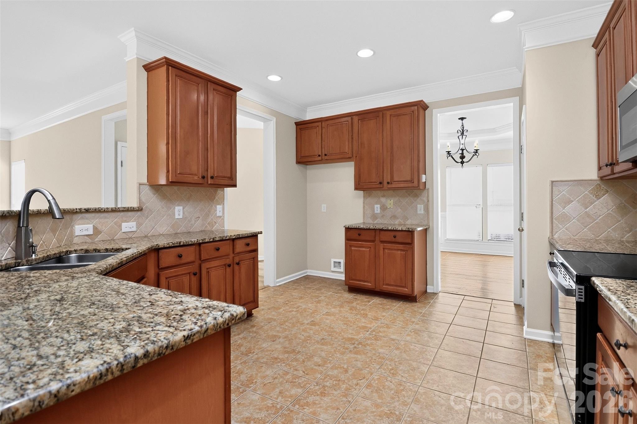 Kitchen - 7709 Greylock Ridge Road, Matthews