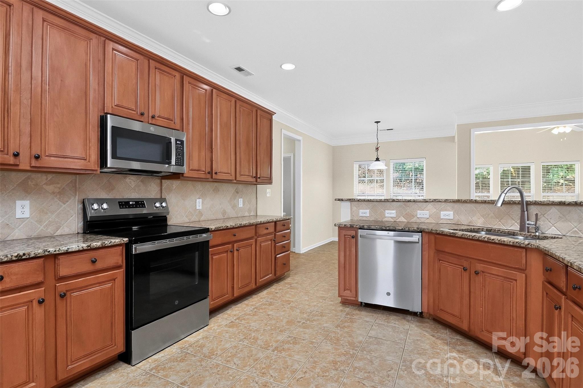Kitchen - 7709 Greylock Ridge Road, Matthews