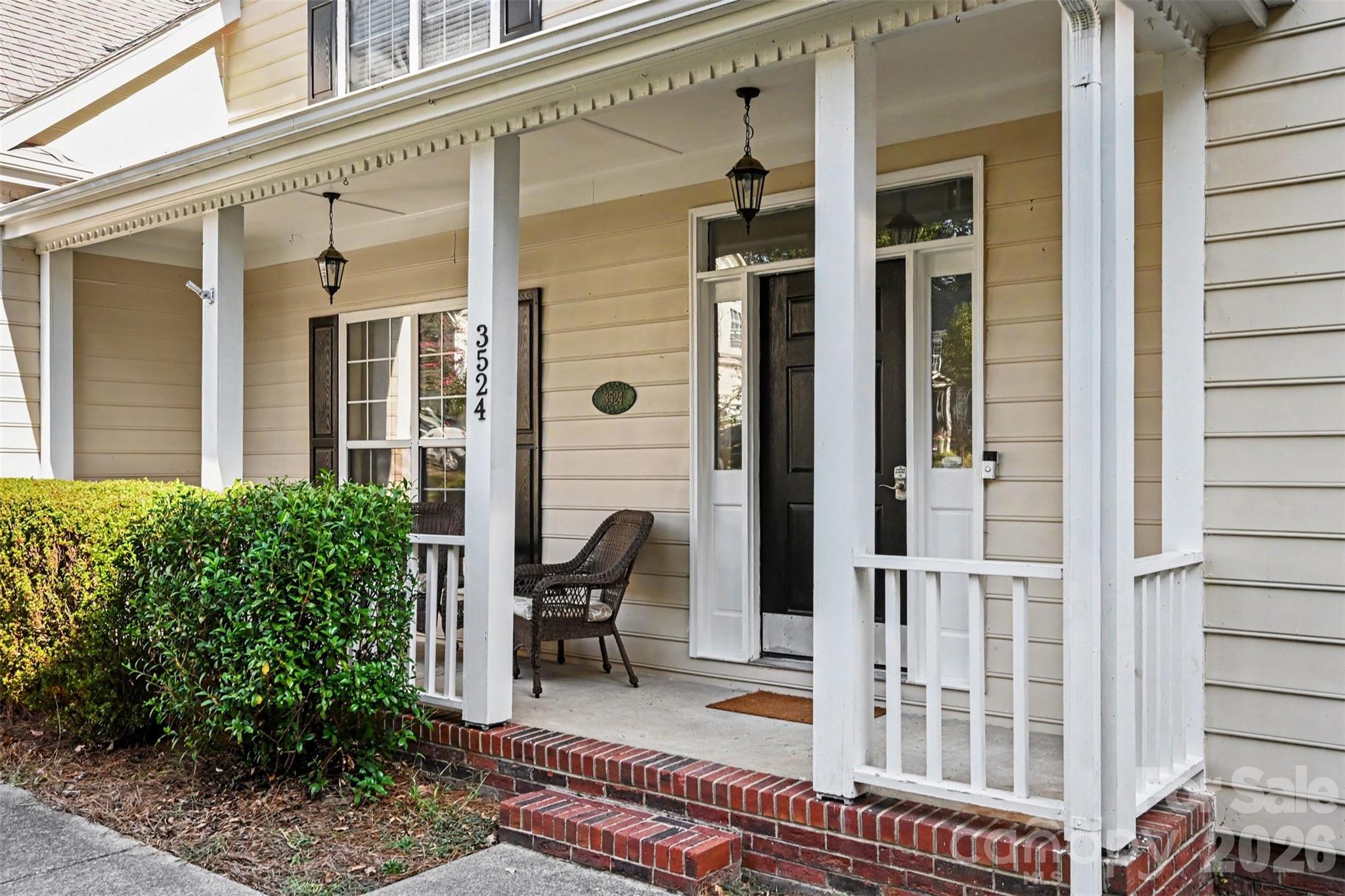 Single Family Residence at 3524 Crescent Knoll Drive, Matthews, photo 4 of 37