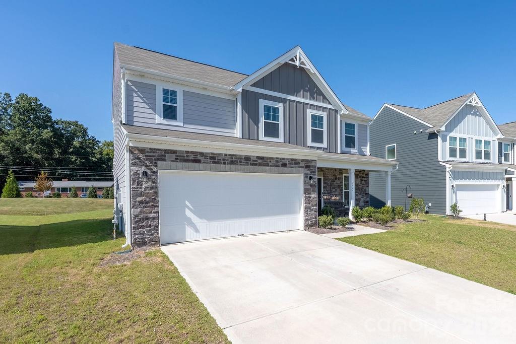 Single Family Residence at 2624 Clipper Court NW, Concord, photo 2 of 39