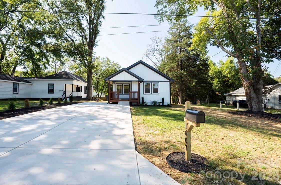 Single Family Residence at 1407 Birch Street, Kannapolis, photo 3 of 31