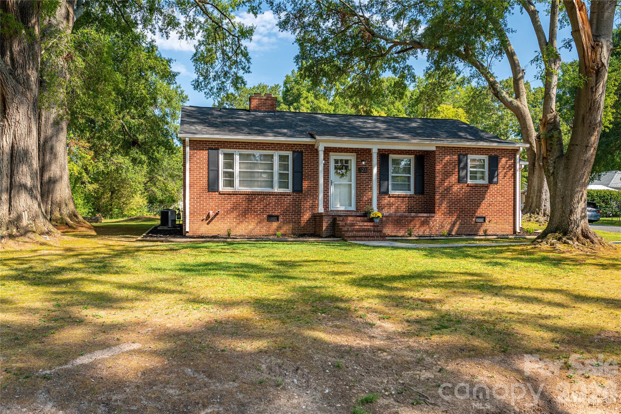 Single Family Residence at 123 E Dixon Street, Lincolnton, photo 7 of 32