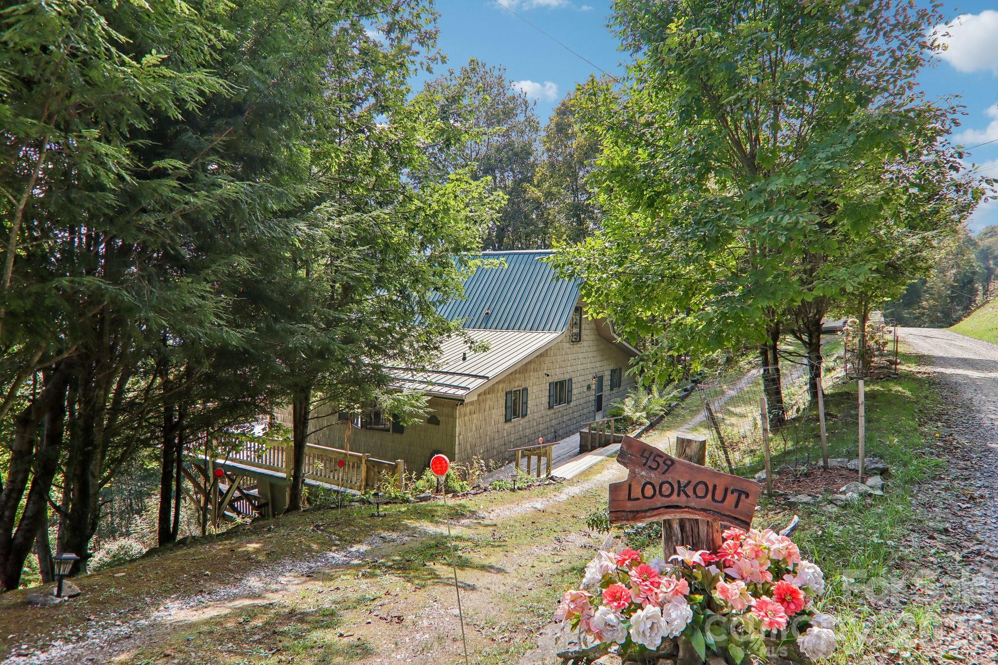 Mountain Dream Chalet - 459 Lookout Drive, Mars Hill