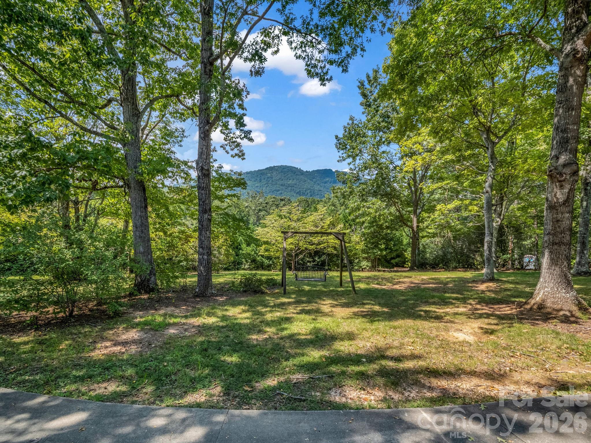 Mountain view - 215 Hillcrest Drive, Columbus