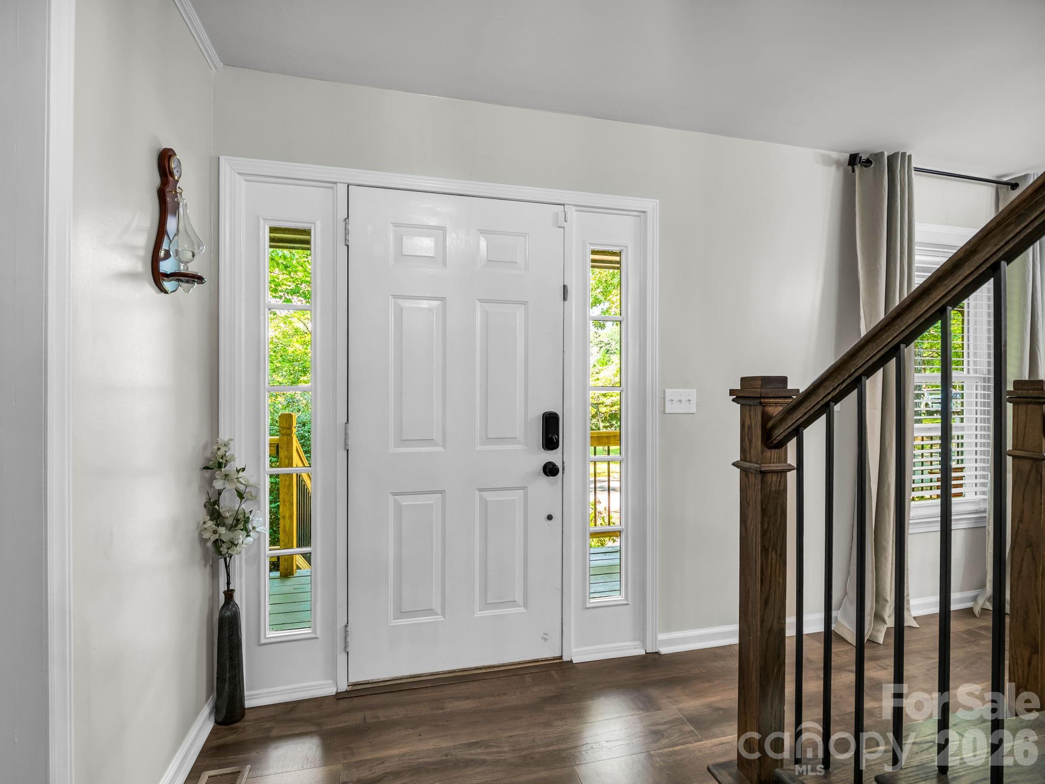 Bright entry - 215 Hillcrest Drive, Columbus