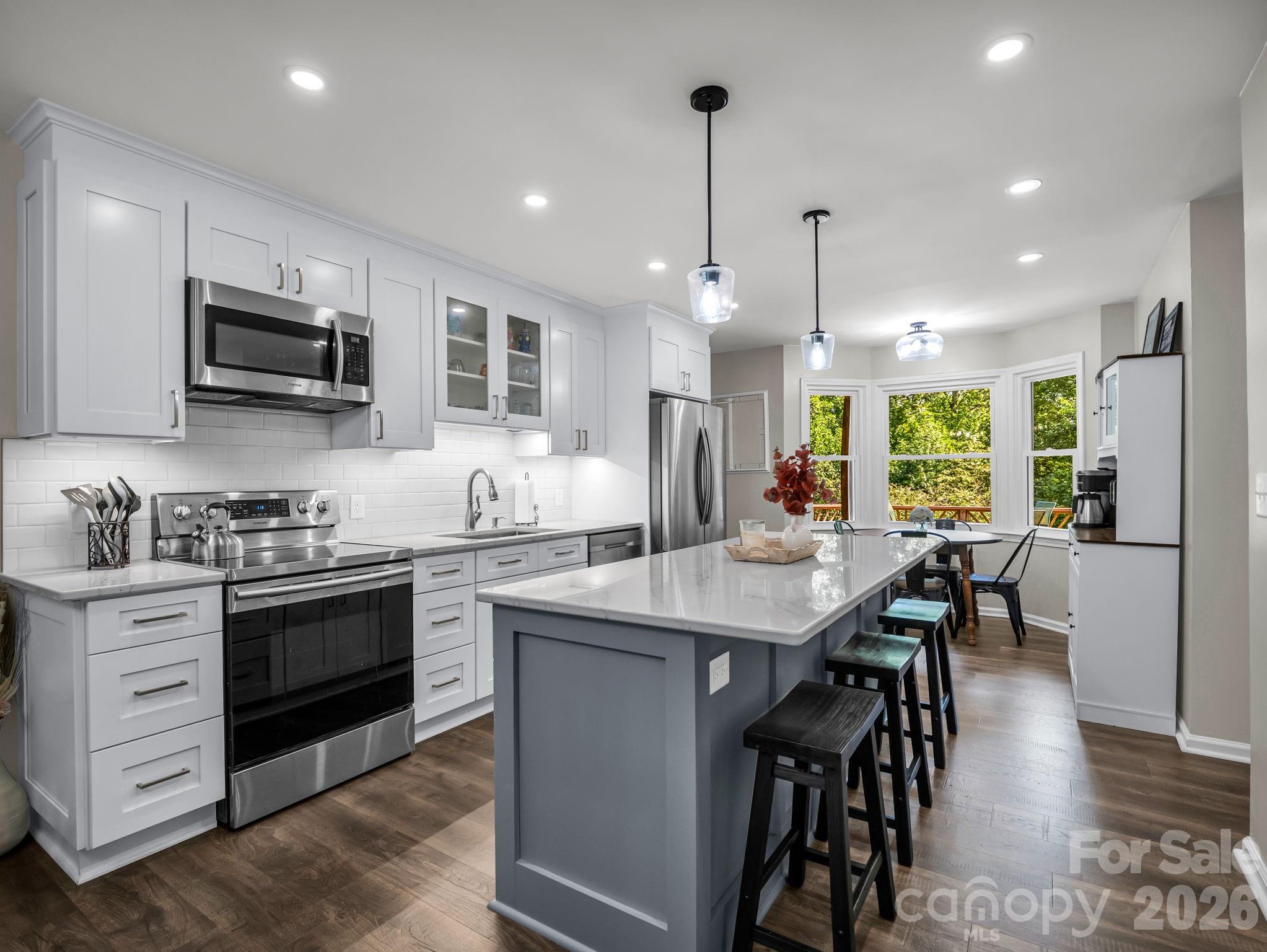 Beautifully updated kitchen - 215 Hillcrest Drive, Columbus