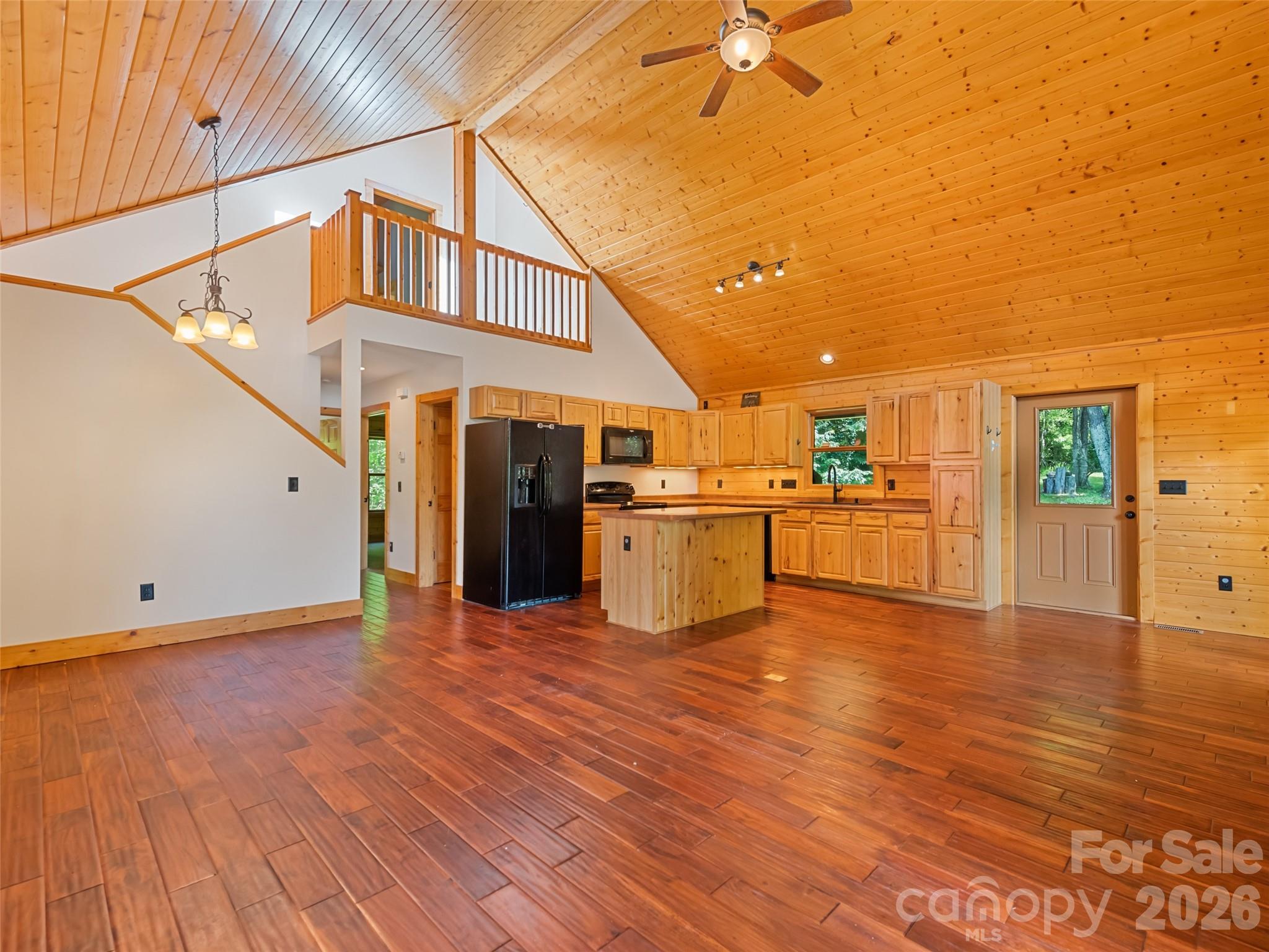 Open concept floor plan perfect for living and entertaining - 51 Stony Pond Lane, Canton