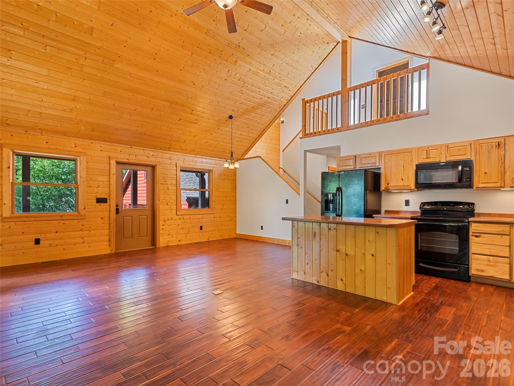 Open concept floor plan with room to spread out and live comfortably - 51 Stony Pond Lane, Canton