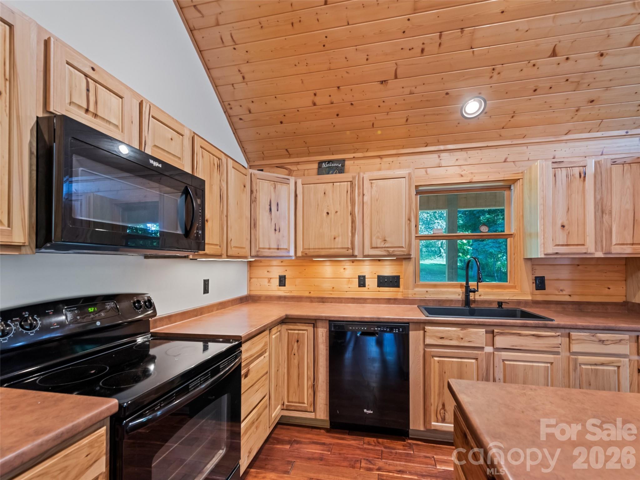 All appliances convey with sale - 51 Stony Pond Lane, Canton