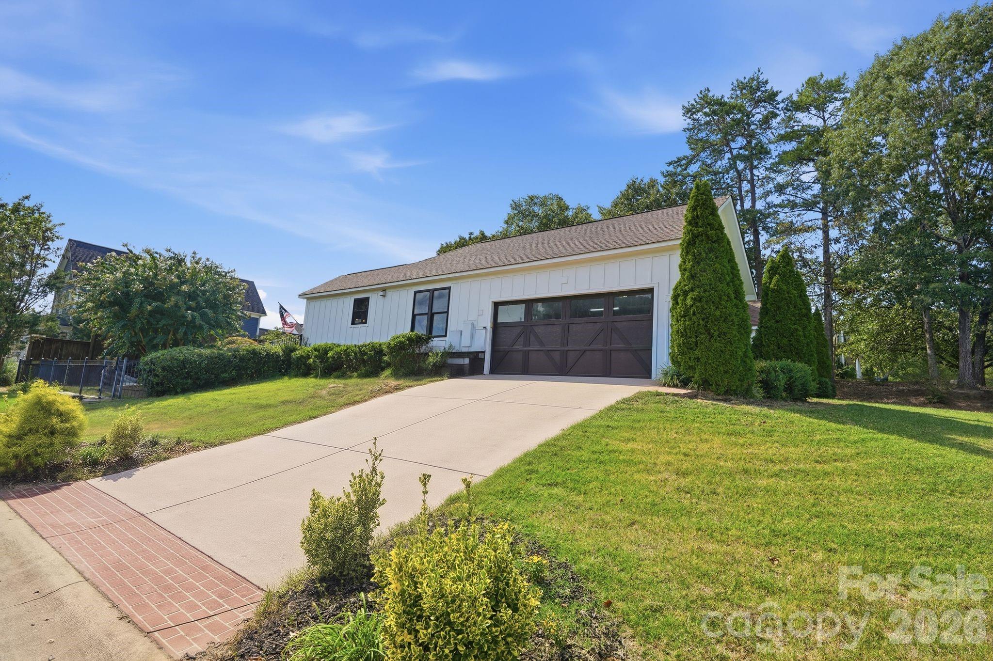 Single Family Residence at 12632 Sulgrave Drive, Huntersville, photo 2 of 43