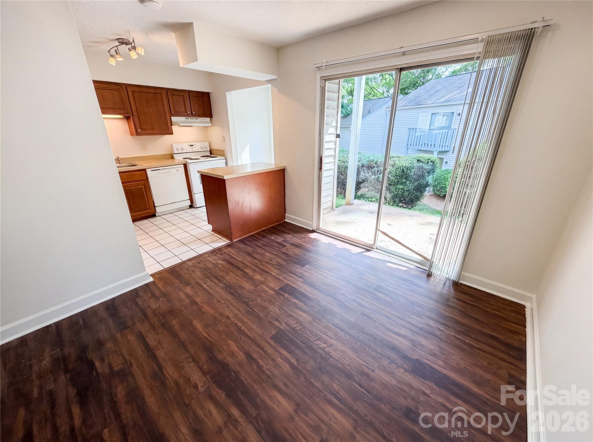 Condominium at 2020 Stoney Point Lane, Charlotte, photo 4 of 17