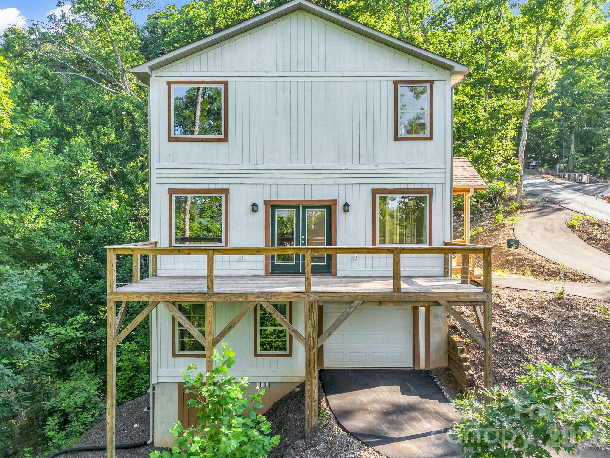 Single Family Residence at 136 Pierpoint Drive, Lake Lure, photo 7 of 44