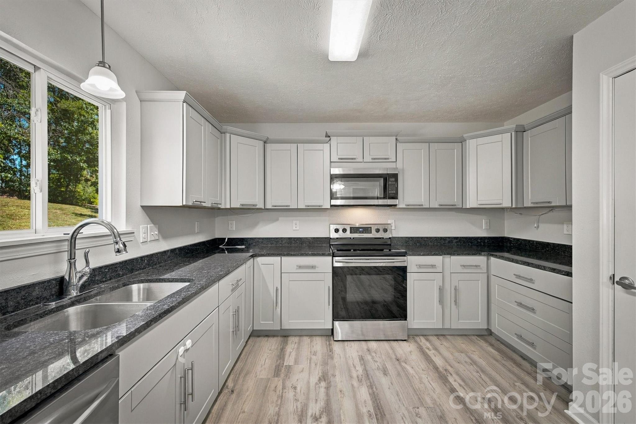 Single Family Residence at 329 Springwood Drive NE, Valdese, photo 14 of 45