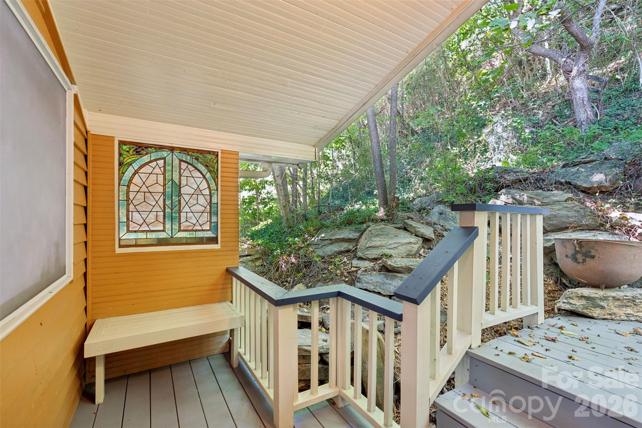 Guest Cottage Front Porch - 39 S Main Street, Marshall