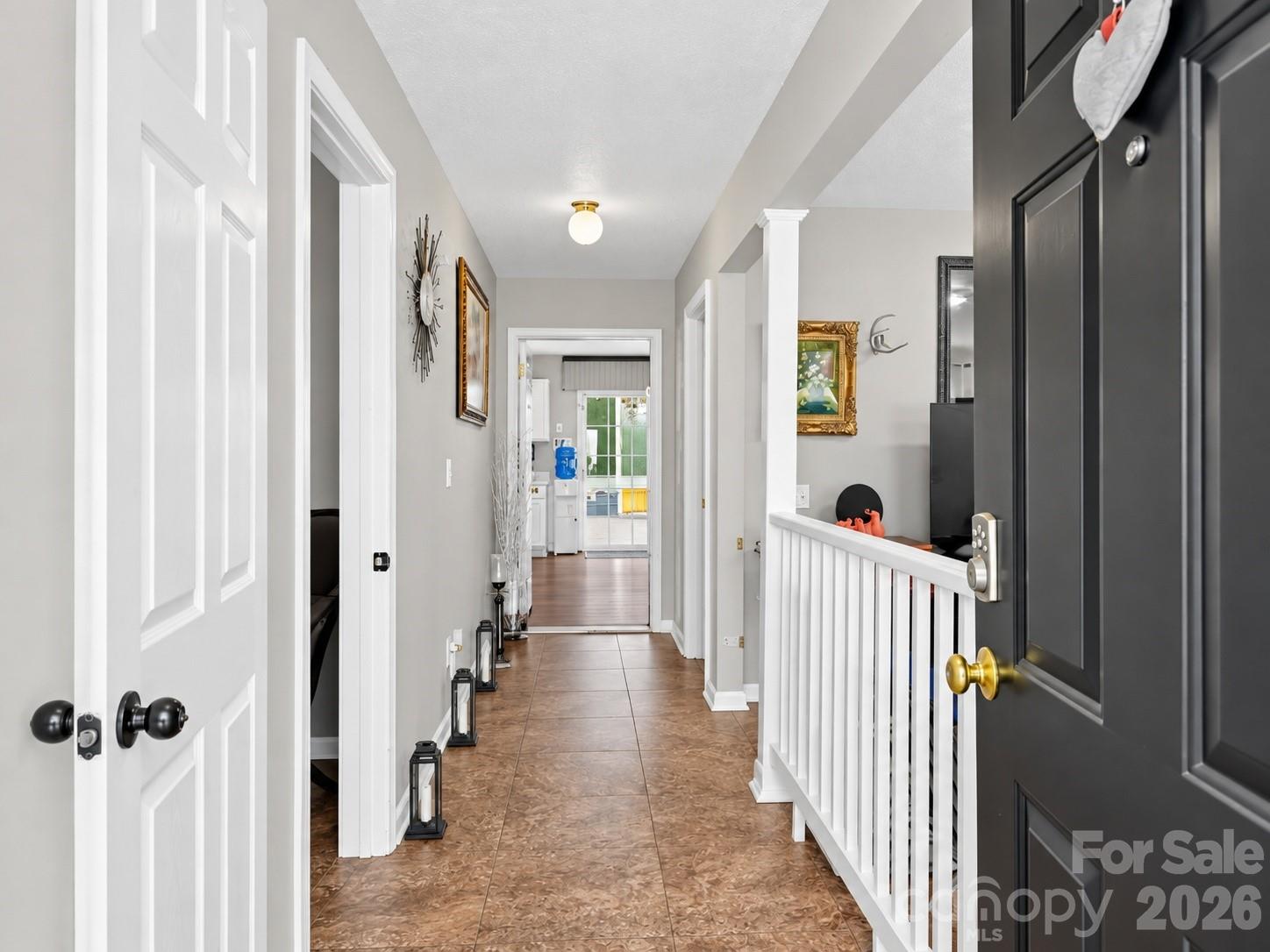 Single Family Residence at 1670 Coryton Way, High Point, photo 2 of 25