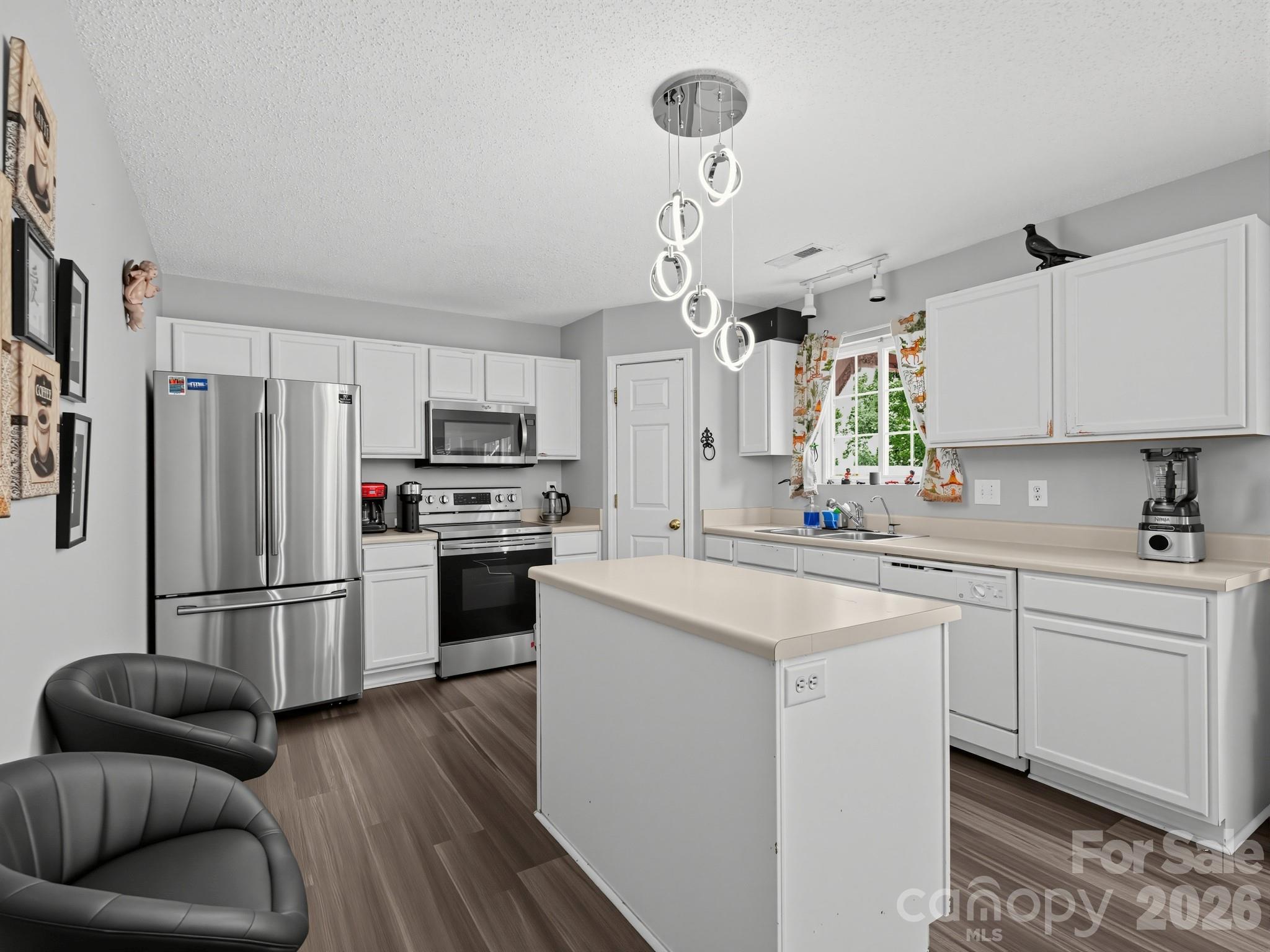 Kitchen - 1670 Coryton Way, High Point