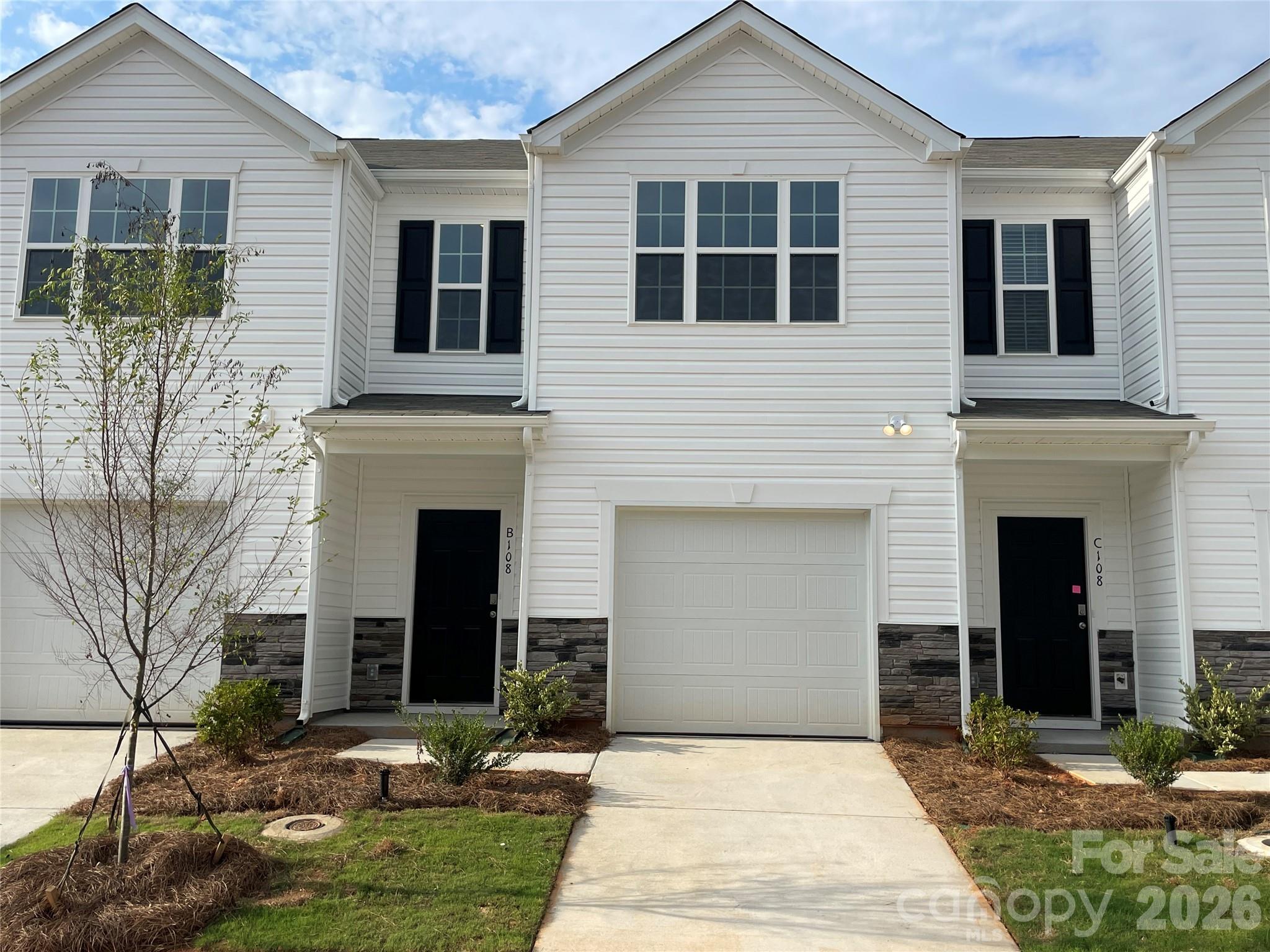 Townhouse at 108 Parmiter Way, Troutman, photo 2 of 24