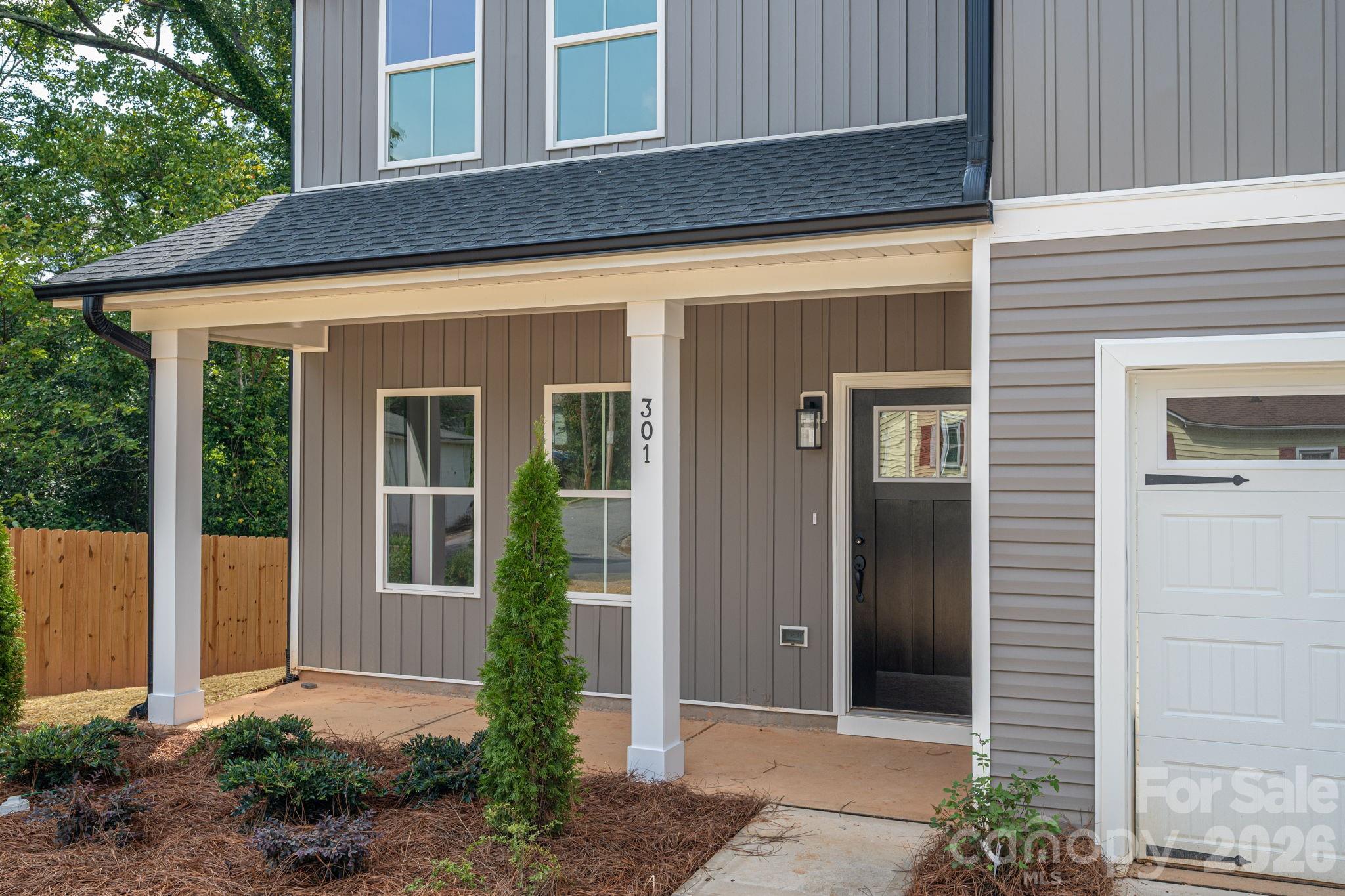 Single Family Residence at 301 Congress Street W, Lincolnton, photo 3 of 33