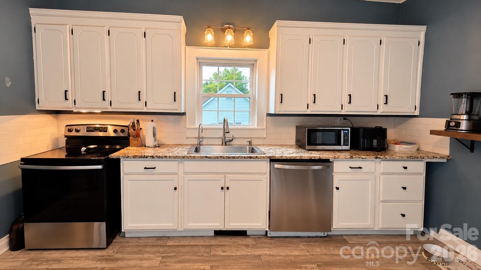 Single Family Residence at 3481 Roberta Road, Concord, photo 10 of 21