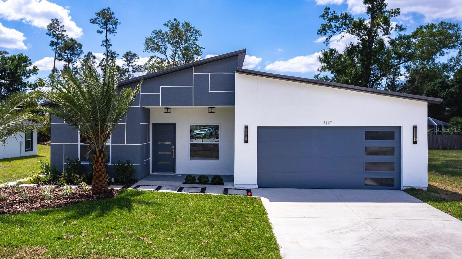 1064 AMPLE AVE