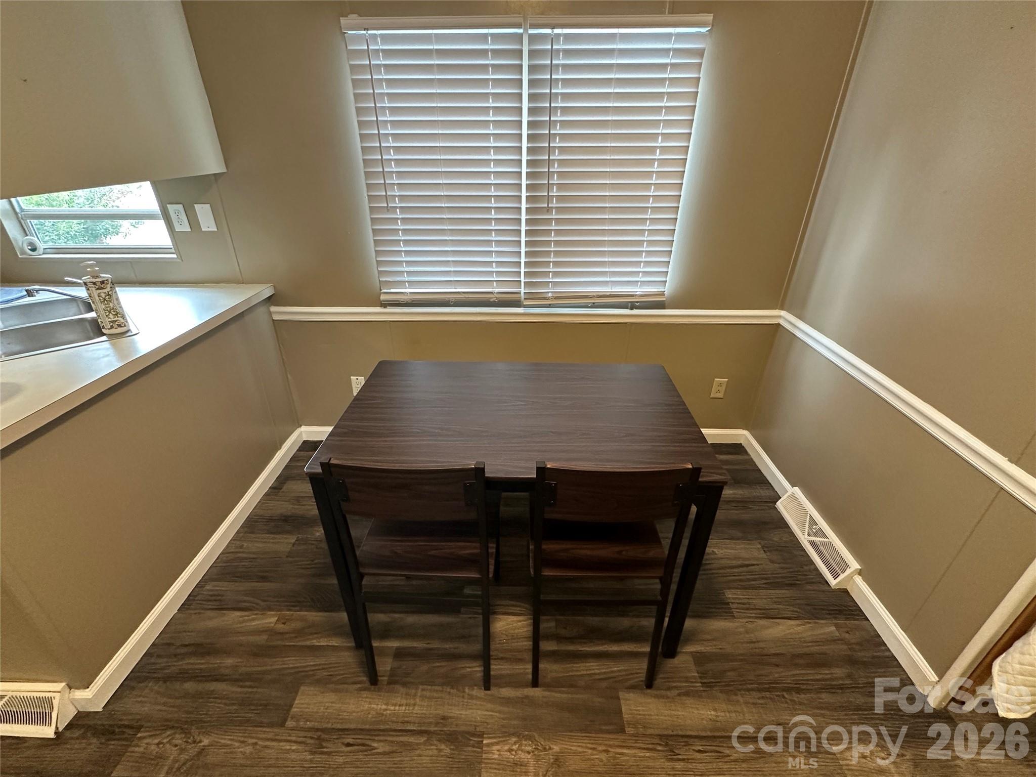 Single Family Residence at 106 Deer Field Drive, New London, photo 11 of 48