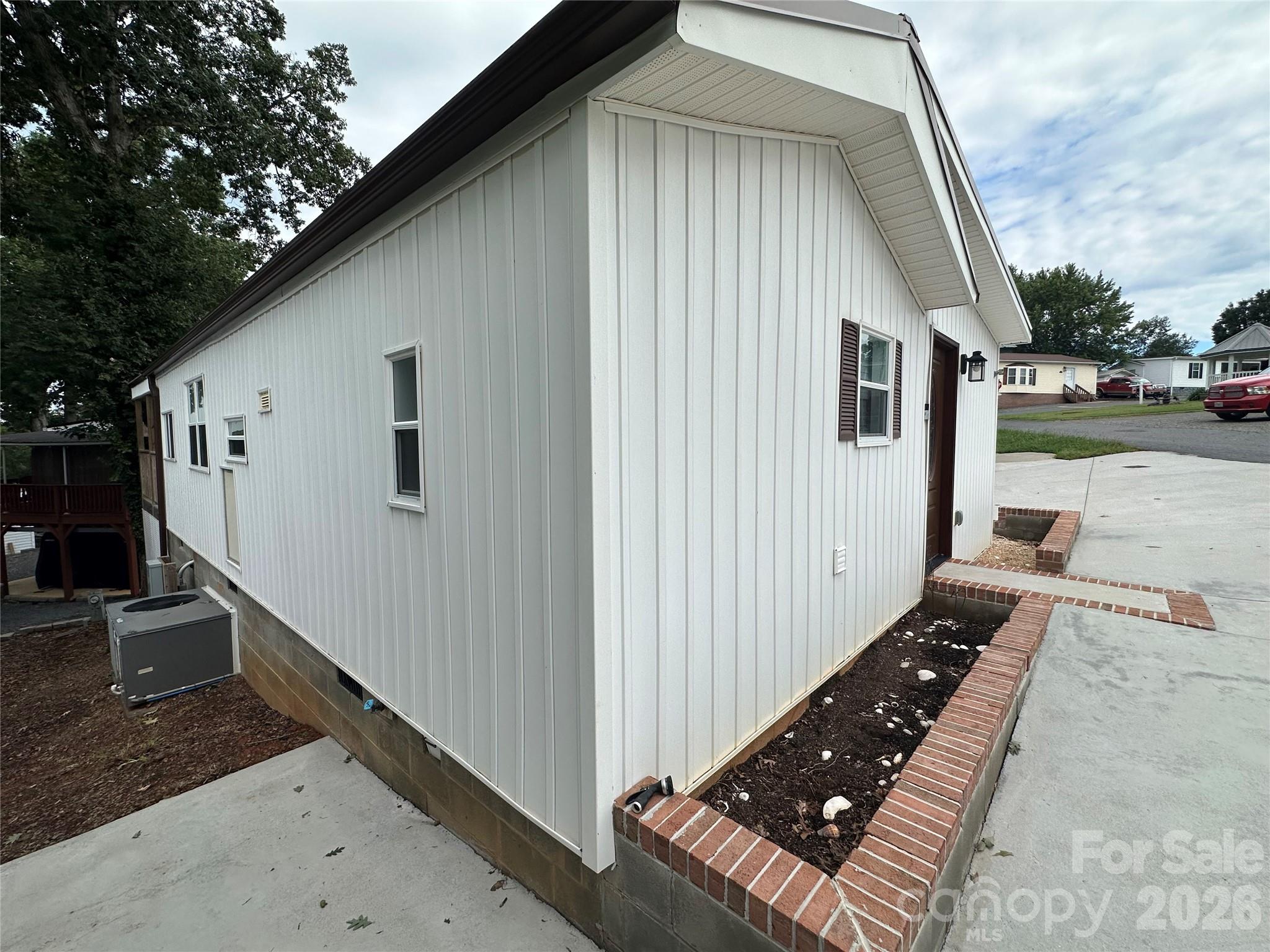 Single Family Residence at 106 Deer Field Drive, New London, photo 23 of 48
