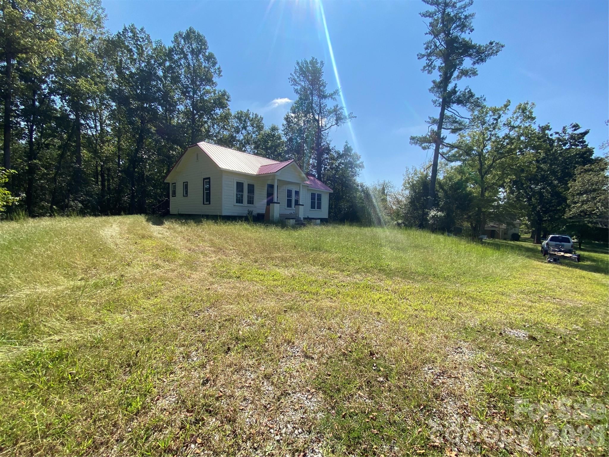 Lots of Parking Space & Privacy - 615 Vine Arden Road, Morganton