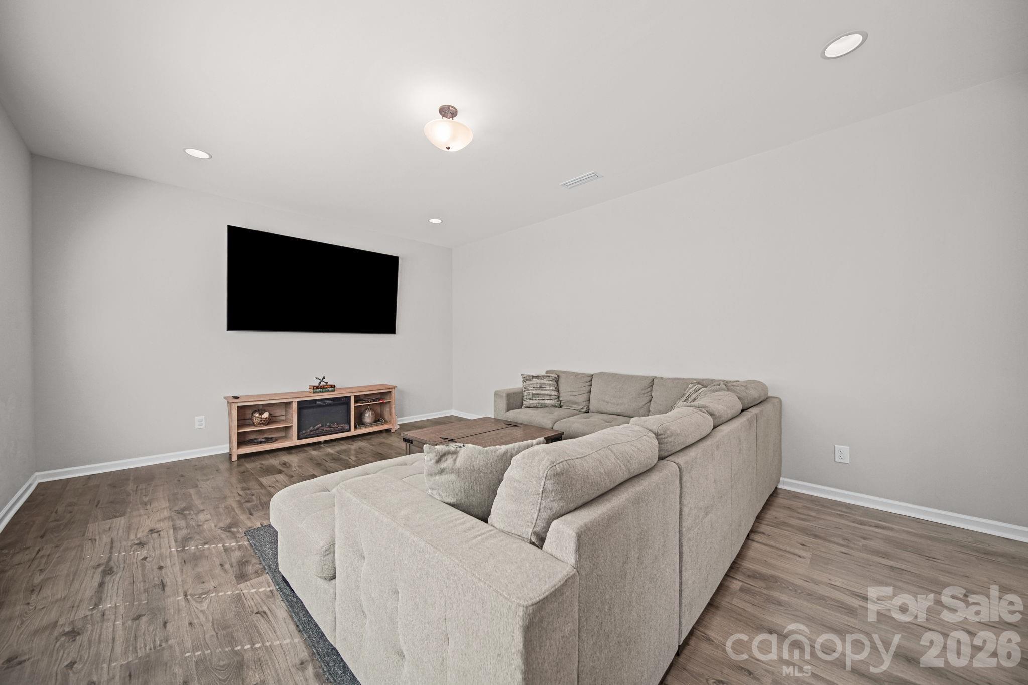 Single Family Residence at 377 Brannon Meadows Drive, York, photo 12 of 33