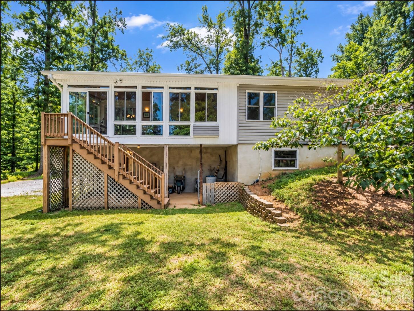 Single Family Residence at 1943 Landrum Road, Columbus, photo 4 of 32
