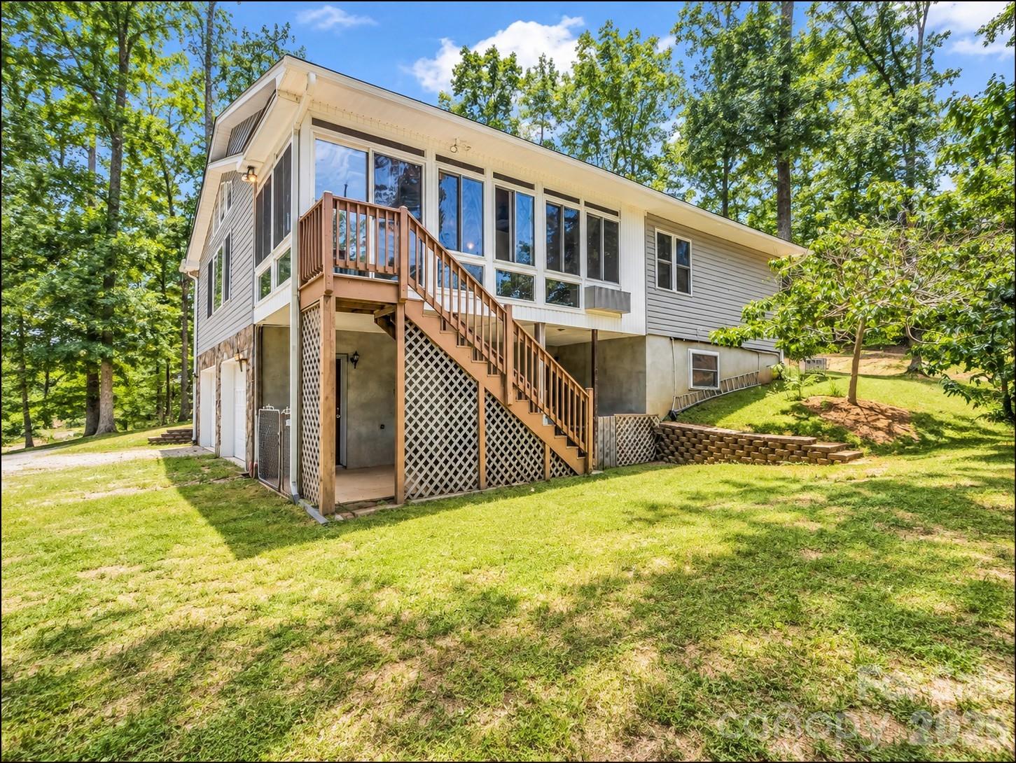 Single Family Residence at 1943 Landrum Road, Columbus, photo 5 of 32