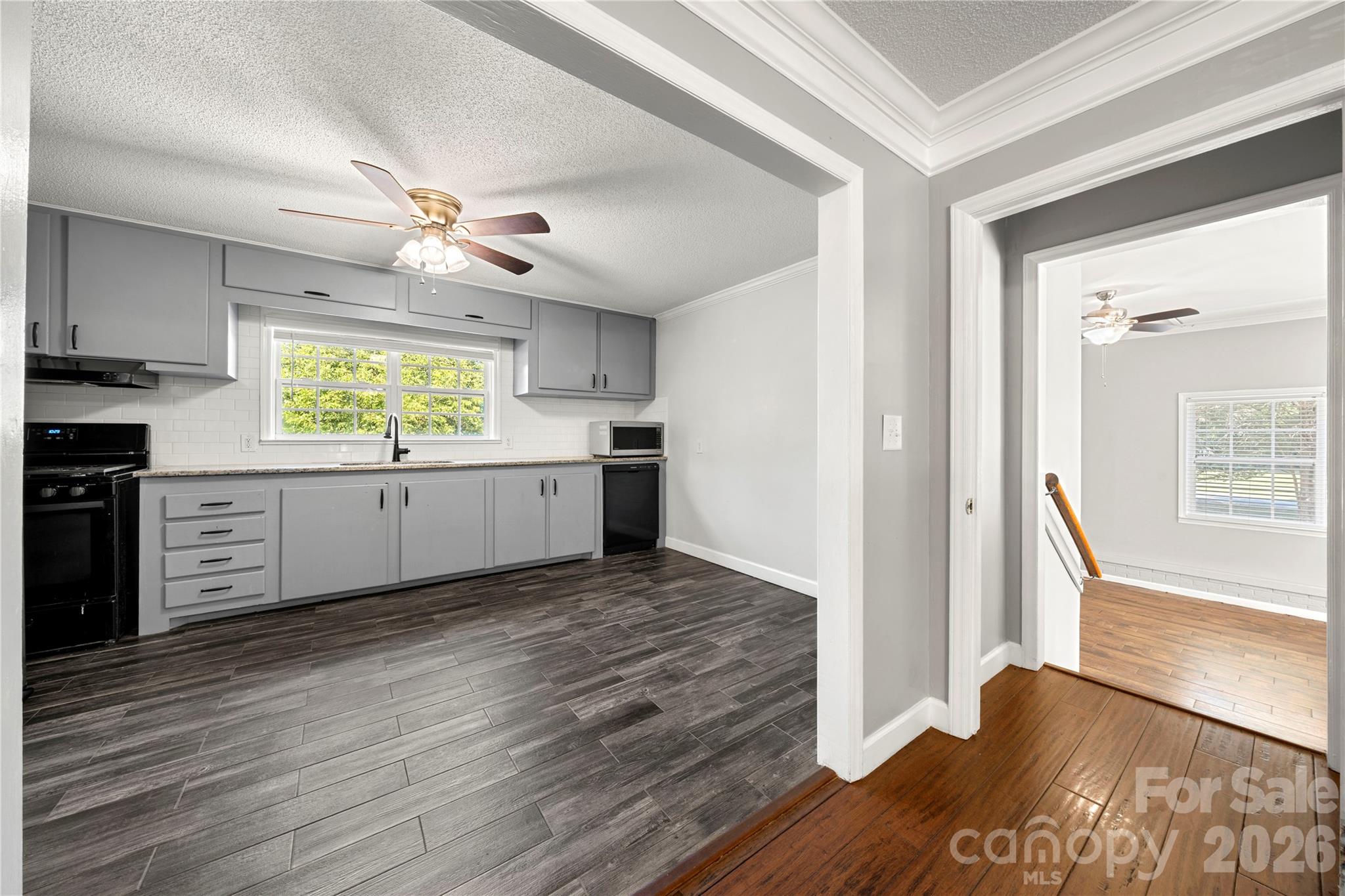 Single Family Residence at 109 Woodside Avenue, Gastonia, photo 8 of 36