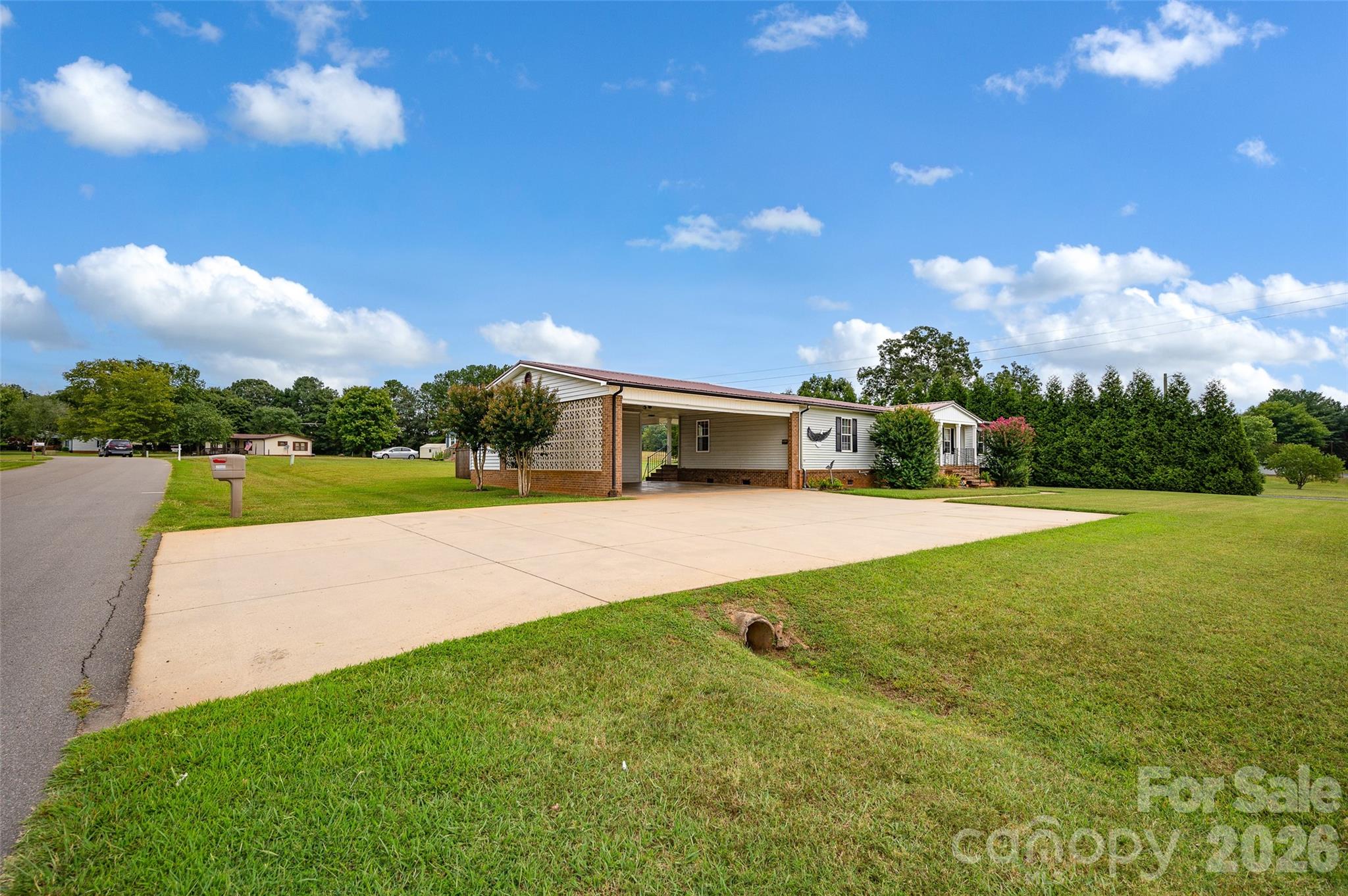 Single Family Residence at 2468 Old Mountain Road, Statesville, photo 5 of 33
