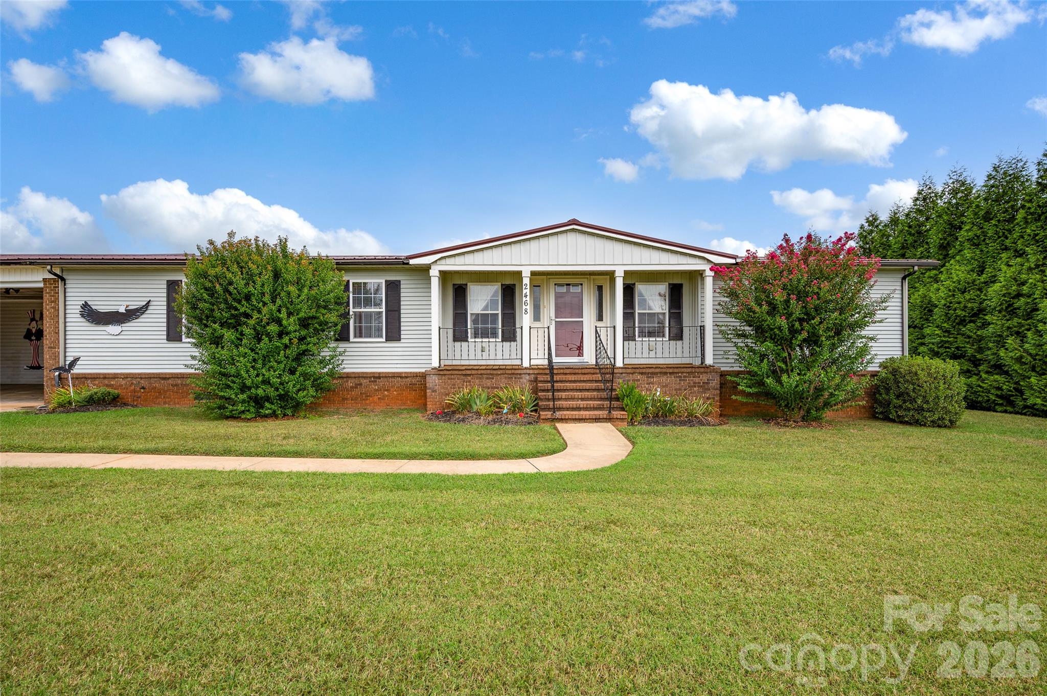 Single Family Residence at 2468 Old Mountain Road, Statesville, photo 2 of 33