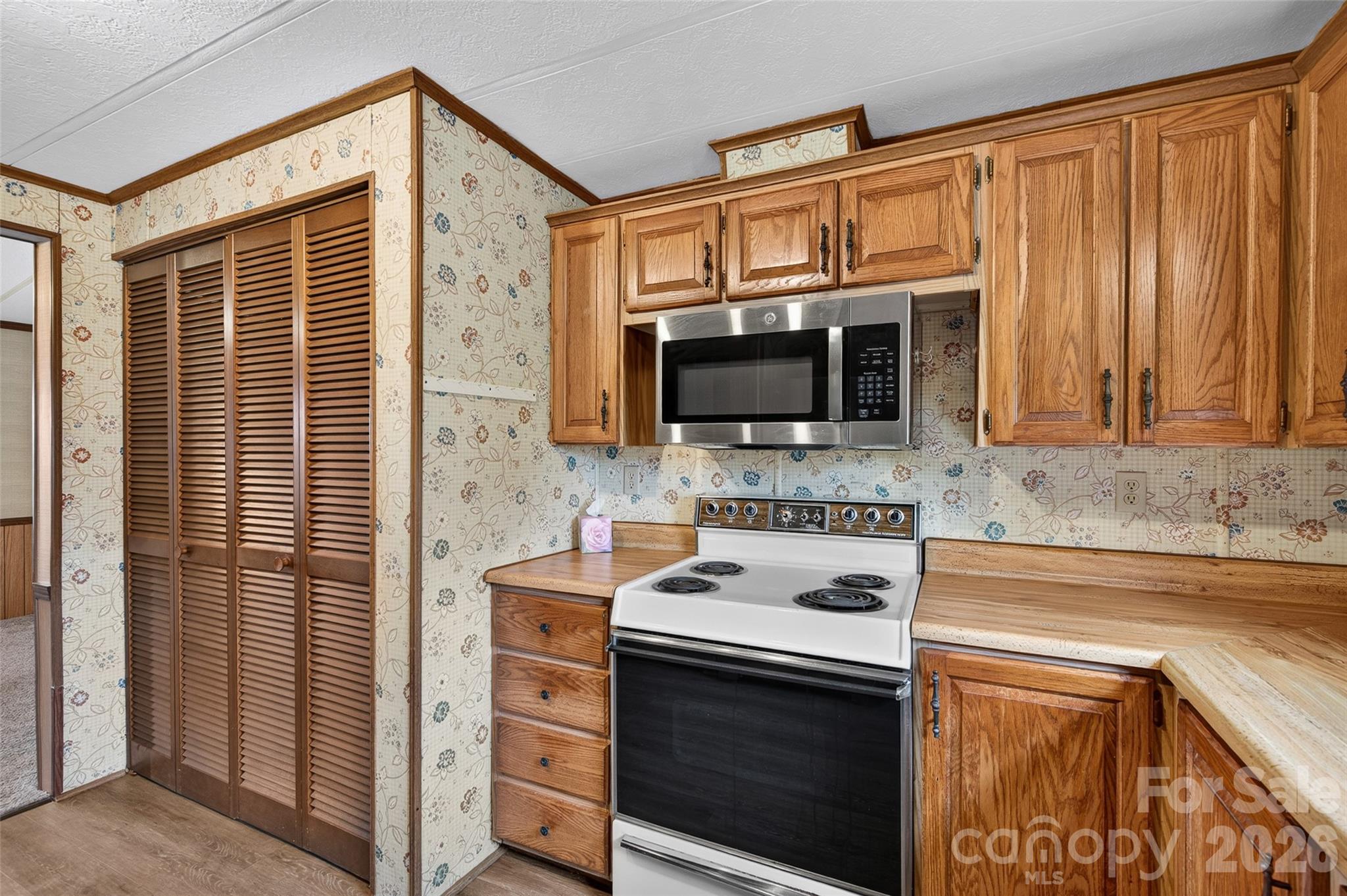 Single Family Residence at 2468 Old Mountain Road, Statesville, photo 11 of 33