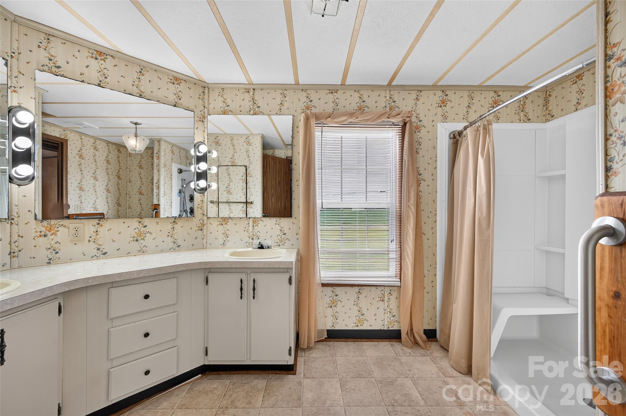 Single Family Residence at 2468 Old Mountain Road, Statesville, photo 18 of 33