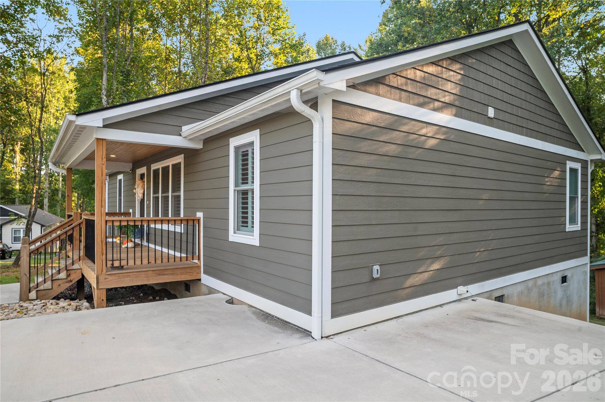 Single Family Residence at 212 Walt Drive, Hendersonville, photo 8 of 45