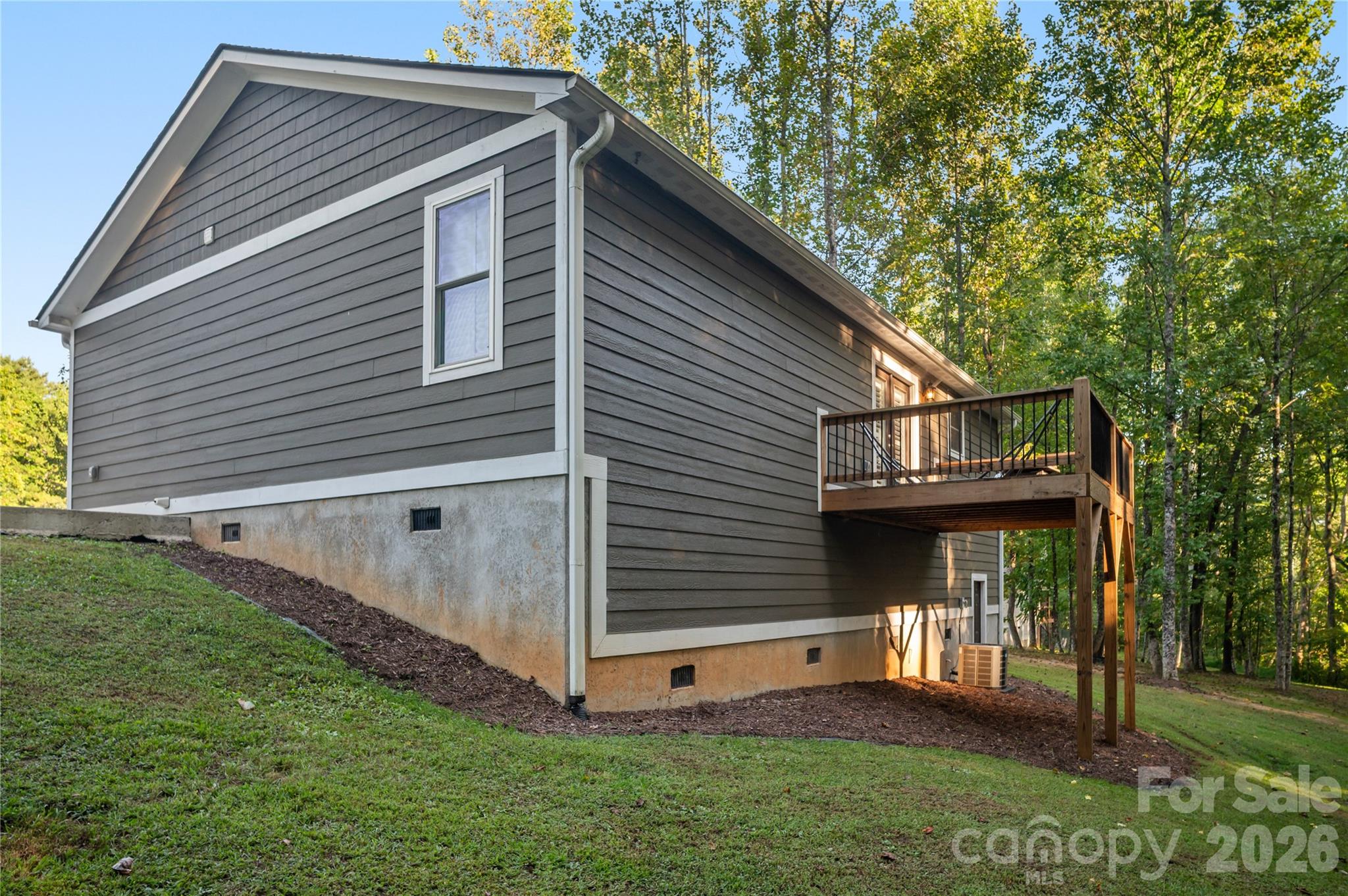 Single Family Residence at 212 Walt Drive, Hendersonville, photo 9 of 45