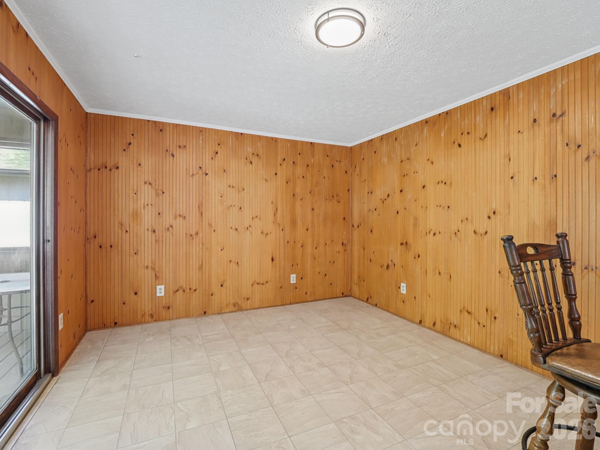Large dining room - 727 E Lyda Road, Hendersonville